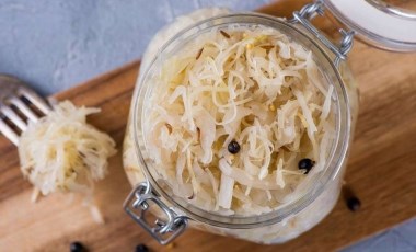 Bağışıklığı güçlendiren Alman usulü lahana turşusu: Probiyotik deposu sauerkraut turşusu tarifi