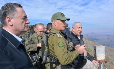 Netanyahu'dan, Suriye sınırında gövde gösterisi: Anlaşma çöktü, askerler mevzilerini terk etti