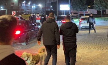 İstanbul'da AVM'de cinayet: Kafelerin arasından 10 el ateş açtı!