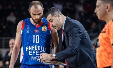 Anadolu Efes'te başantrenör Erdem Can ile yollar ayrıldı!