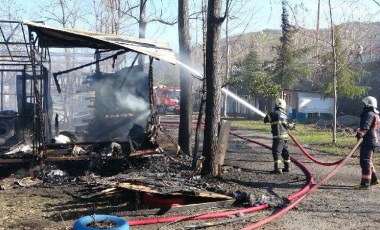 Ordu'daki kamp alanında büyük yangın: Çok sayıda yapı küle döndü!