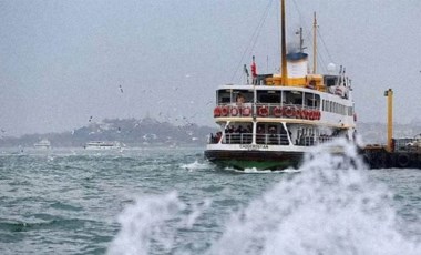 İstanbul'da vapur seferlerine fırtına engeli