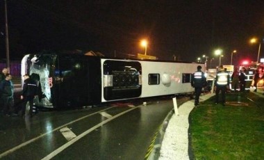 Balıkesir'de feci kaza... Yolcu otobüsü devrildi: 1 ölü, çok sayıda yaralı!