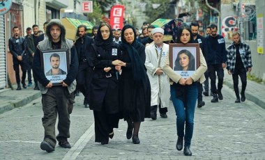 Çukur oyuncuları Erkan Kolçak Köstendil, Damla Sönmez ve Rıza Kocaoğlu yeniden bir araya geliyor