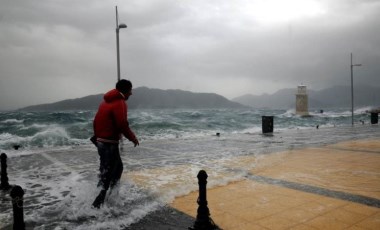 Bodrum’da feribot seferlerine fırtına engeli