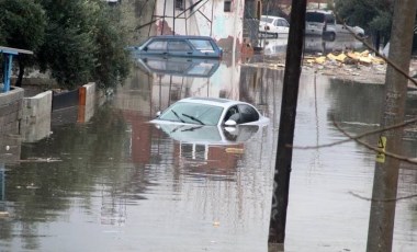 Son Dakika... Antalya'da sel felaketi: 1 kişi yaşamını yitirdi!