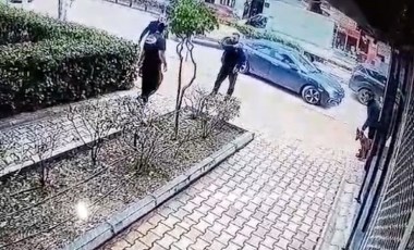 Evin önünden köpeği çaldı; sahibine ve polise bıçak çekti