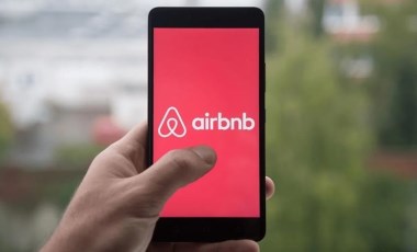 AirBnB'ye 'mahremiyeti ihlal' davası: Karısına, fotoğraflarını gönderdi!