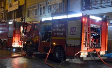 Sakarya’da korkutan market yangını!