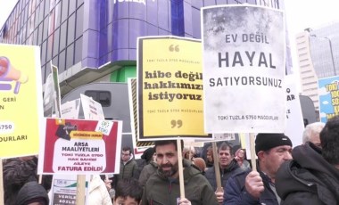 TOKİ mağdurlarından AKP önünde protesto: ‘Mağdurlar burada, Murat Kurum nerede?’