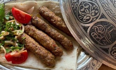 Ağızda lokum gibi dağılan eşsiz bir lezzet: Kilis'in yöresel yemeği Oruk kebabı tarifi...