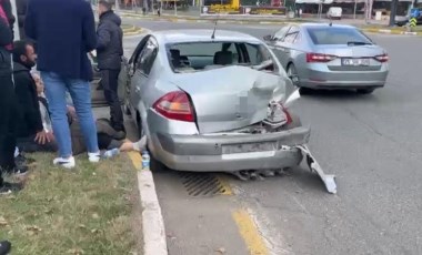 Diyarbakır’da minibüs ile otomobil çarpıştı: 2 yaralı