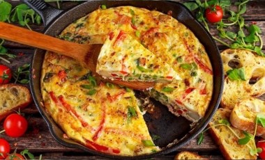 Kahvaltılarınızın vazgeçilmezi olacak İtalyan usulü omlet: İşte Frittata tarifi...