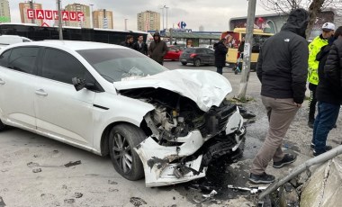 Beylikdüzü E-5 yan yolda feci kaza: 1’i ağır 3 yaralı