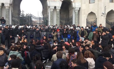 'Müze değil üniversite' eylemi: Öğrenciler okuluna giremedi, darbedildi!