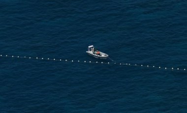 Güney Çin Denizi'nde gerilim tırmanıyor: Yüzen bariyer yerleştirdi