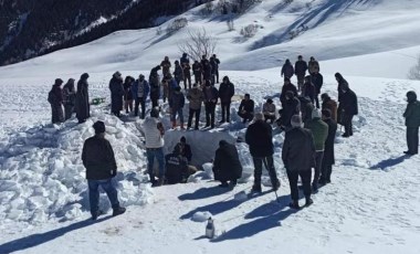 Bu köyde cenaze definleri kışın çileye dönüşüyor!