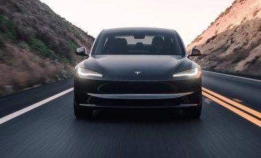 Tesla Model 3 Performans geri sayıma geçti: Tanıtım için kayda alınırken görüntülendi