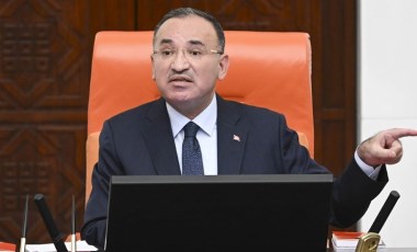 TBMM Genel Kurulu'nda DEM Parti ve AKP arasında 'el hareketi' tartışması: Tansiyon yine yükseldi!