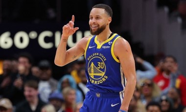 NBA'de Stephen Curry'nin 60 sayılık performansı Golden State Warriors'a yetmedi!