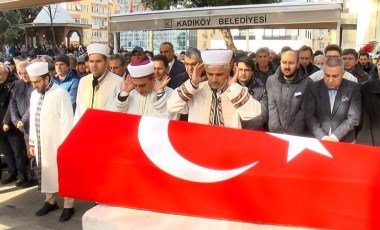 Kılavuz Kaptan Oğuz Kök, Kadıköy'de son yolculuğuna uğurlandı