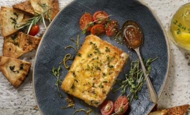 Beyaz peynirin Yunan uyarlaması: Feta Saganaki