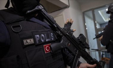 Son Dakika... Bakan Ali Yerlikaya duyurdu: 'Mahzen-8' operasyonlarında suç örgütü çökertildi!