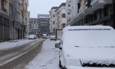 Van'da 152 yerleşim yerinin yolu kardan kapandı