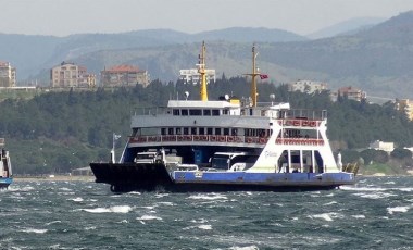 Çanakkale'de feribot seferlerine 'fırtına' engeli (11 Mart 2024)