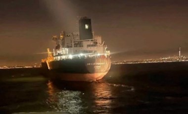 Kadıköy önlerinde arızalanan tanker kurtarıldı