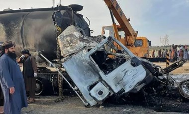 Otobüs, tanker ve motor çarpıştı: 21 ölü, 38 yaralı