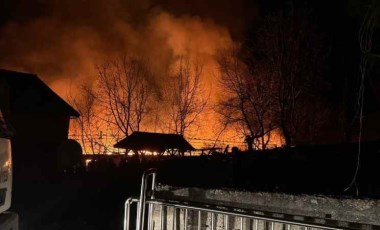 Beykoz’da gecekondunun çatısında yangın