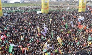 İstanbul Valiliği: Nevruz kutlmasında Öcalan posteri açan 3 kişi dahil 70 kişi gözaltına alındı