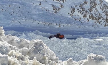 Hakkari-Çukurca karayolu çığ nedeniyle kapandı