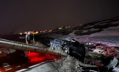 Araç paramparça oldu... Erzurum'da trafik kazası paniğe neden oldu