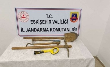 Kaçak kazı yapan 4 şüpheli suçüstü yakalandı