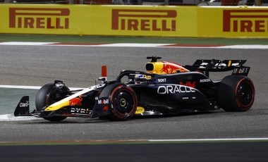 Formula 1'de heyecan başladı: Sezonun ilk yarışına Verstappen damga vurdu!