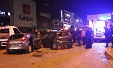 İzmir'de korkunç kaza... Ortalık savaş alanına döndü: Ölü ve yaralılar var!