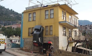 Aracını kaza yaptığı için cezalandırıp binaya astı: 'Beni yoldan çıkardı'