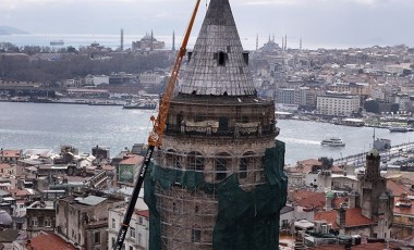 Ziyarete kapatılan Galata Kulesi inşaat filesiyle sarıldı