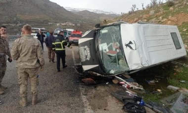 Siirt’te feci kaza… Öğrenci minibüsü devrildi: 1 ölü, 6 yaralı