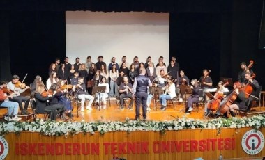 Atatürk'ün sesi yapay zekayla oluşturuldu: Orkestrayla Selanik türküsüne eşlik ettiler