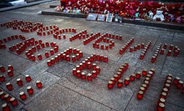 Rusya’daki 130’dan fazla diplomatik temsilcilik, terör saldırısında ölenleri andı