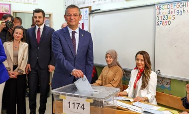 CHP lideri Özgür Özel Manisa'da oyunu kullandı: 'Silahlardan uzak durun' çağrısı