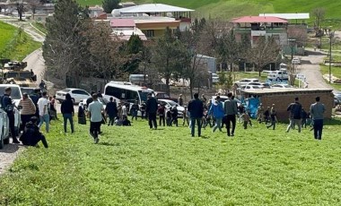 Oy verme işlemi sırasında silahlı, taşlı ve sopalı kavga: Ölü ve çok sayıda yaralı var!