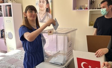 'Dünyanın en uzun boylu kadını' oyunu kullandı