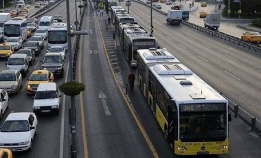 Beylikdüzü'nde metrobüs kazası... Araçlarda hasar oluştu!