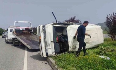 Yalova’da kontrolden çıkan minibüs takla attı: 2 yaralı