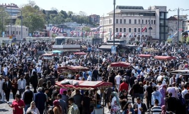 Eminönü'nde bayramın son gününde yoğunluk