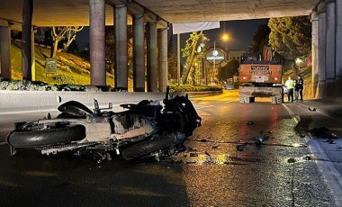 27 yaşındaki motosiklet sürücüsü, ekskavatöre çarpıp ağır yaralandı